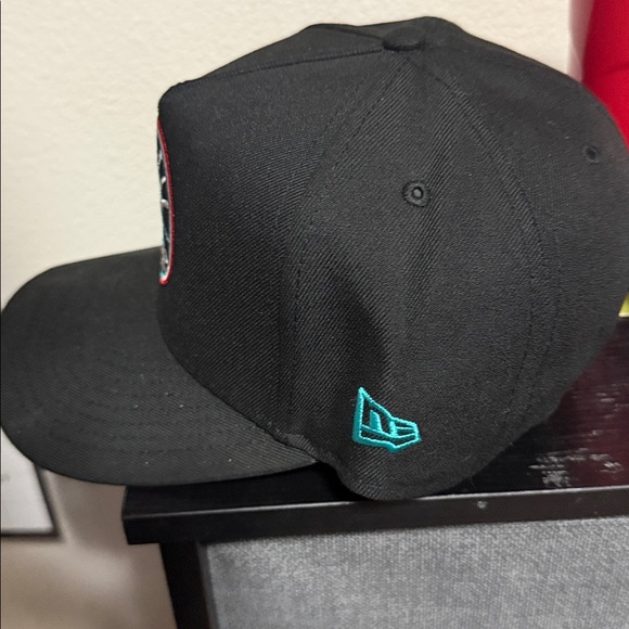 Seattle Mariners Hat - Picture 4 of 5